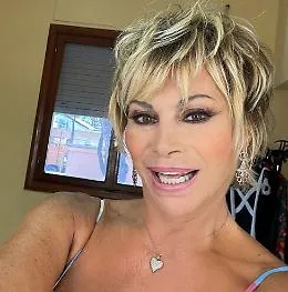 Carmen Russo sfrattata da locali scuola di danza a Palermo per morosit&agrave;
