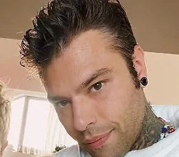 Spunta sito per elezioni, Fedez scende in politica?