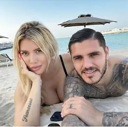 Wanda Nara e Icardi, baci e sorrisi a Dubai