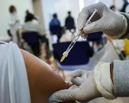 Vaccini, da oggi terza dose anche in Sicilia per fascia d'et&agrave; 40-59 anni