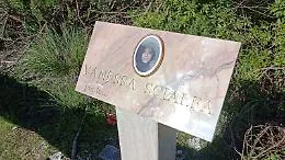 Femminicidi, riposizionata la stele che ricorda Vanessa Scialfa