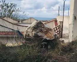 Cadono massi da Monte Pecorare, tre famiglie sgomberate a Cinisi