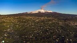 Leggero risveglio dell'Etna: sporadiche e diluite emissioni di cenere dal Sud-Est