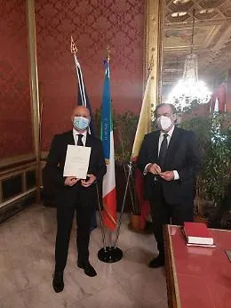 Docente palermitano tra i 50 migliori al mondo riceve la tessera Preziosa del Mosaico Palermo
