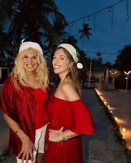 Guenda Goria "Babba Natale" ai Caraibi con mamma e fidanzato siciliano