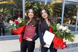 Beatrice e Cristina, gemelle nella vita e negli studi che adesso il lavoro separer&agrave;