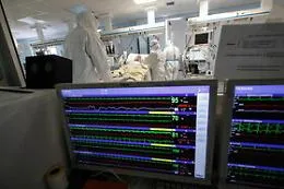 Omicron fa impennare casi in Italia: in due province siciliane incidenza oltre il limite