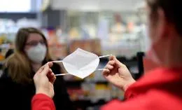 Il piano anti Ebola della Regione inviato alle aziende sanitarie: mascherine, isolamento, numeri e centri di riferimento