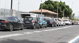 A Palermo e Messina nuovi drive in tamponi, a Catania niente nonostante le code chilometriche