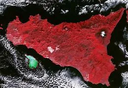 I vulcani sottomarini di Sicilia: qui &egrave; possibile un'eruzione come quella di Tonga? Parla l'esperto