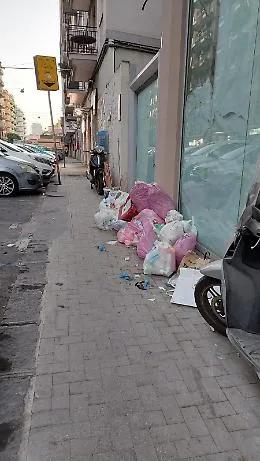 Catania: rifiuti da settimane in via P. Nicola