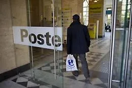 Ritiro della pensione con il Green pass ma al supermercato l'accesso &egrave; libero