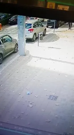 Taranto, spara ai poliziotti dopo avere tentato di rubare una Porsche