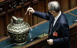 Il &ldquo;circo&rdquo; della politica siciliana trasloca a Roma: Musumeci tra crisi e ricandidatura