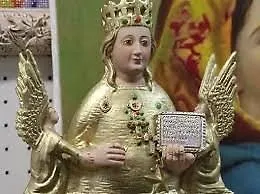 Sfonda vetrina e ruba statuette di Sant'Agata