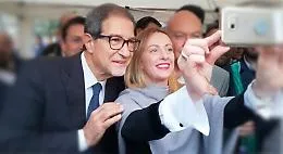 Musumeci "ufficializza" il matrimonio con Meloni: &laquo;Centrodestra si costruisce dai territori&raquo;