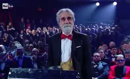 La serata delle cover col ritorno di Beppe Vessicchio all'Ariston