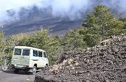 Bus navetta sull'Etna: l'Universit&agrave; di Catania schiera il suo no