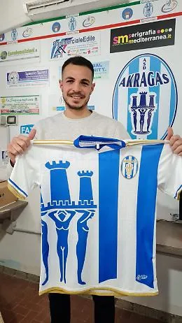 Calcio, l'Akragas non si ferma pi&ugrave;: tesserato il forte centrocampista Strano