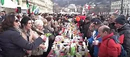 Torino, aperitivo No green pass in piazza Vittorio Veneto