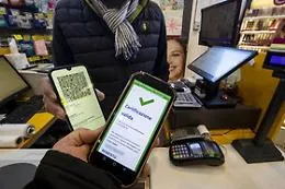 Super Green Pass obbligatorio per gli over 50, pochi sospesi e proteste limitate