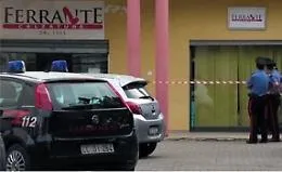 Sgozz&ograve; l'ex moglie nel negozio davanti al figlio, ergastolo per Marco Ricci