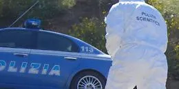 Feti e resti umani trovati dentro fusti industriali nel Bolognese