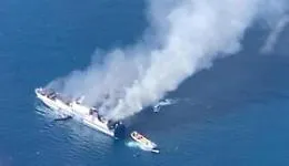 Incendio traghetto, possibile sversamento in mare dall&rsquo;Euroferry Olympia