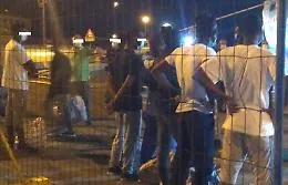 Niente pi&ugrave; vigilanza su centri migranti in sorveglianza Covid: &egrave; fuga