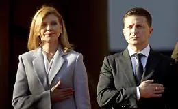 Col marito sotto le bombe: chi &egrave; Olena Zelenska, la moglie del presidente ucraino
