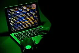 Si allarga la cyberguerra: ora nel mirino ci sono i rifugiati