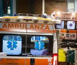 Ambulanze in coda davanti agli ospedali di Palermo