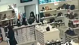 La ladra di cellulari a Palermo si giustifica: &laquo;Mi servivano per comprare la droga&raquo;
