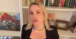 Scomparsa la giornalista che aveva esibito cartello durante tg russo