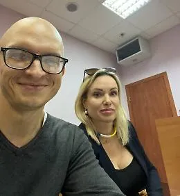 Maria Ovsyannikova ricompare (in Tribunale) e un'altra anchowoman lascia la tv filo Putin