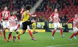 Bundesliga: Borussia vince a Magonza, il Bayern &egrave; a tiro
