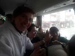 Una delle profughe in viaggio sul "Bus di Carla" lavorer&agrave; come infermiera