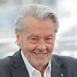 Anthony Delon svela in un libro come vorr&agrave; morire il padre Alain