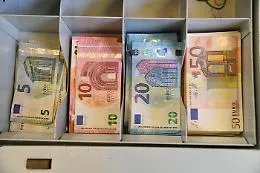 Sottrae soldi dal libretto di un cliente anziano: arrestato direttore di un ufficio postale