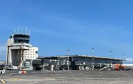 Aeroporto, ruba un anello d'oro da vaschetta ai varchi sicurezza: denunciato
