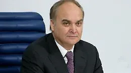 Ambasciatore russo negli Usa: "Kiev paga gli ucraini 25 dollari a persona per fare la scena"