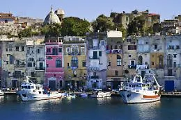 Procida 2022: su il sipario, il via aspettando Mattarella