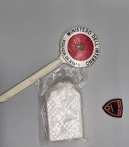 Impiegato delle Poste con 820 grammi di cocaina sull'auto: arrestato