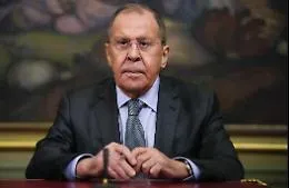 Il delirio antisemita di Lavrov: &laquo;Anche Hitler era ebreo&raquo;
