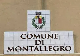 Donata dall'Accademia delle Belle Arti di Agrigento nuova insegna al Comune