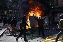 1 maggio: Parigi, 47 persone ancora in stato di fermo