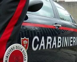 Palagonia, in un bar picchia la moglie e accoltella il cognato