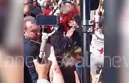 &laquo;Fascista!&raquo;, vernice rossa sull'ambasciatore russo a Varsavia