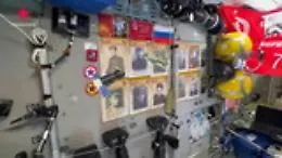 La "parata" dei cosmonauti russi sulla Stazione Spaziale Internazionale