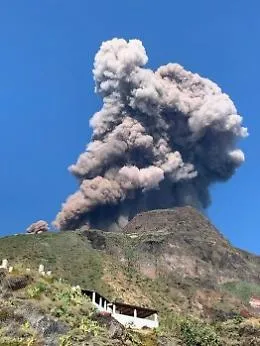 Lo Stromboli si tranquillizza: niente nuove eruzioni nella notte
